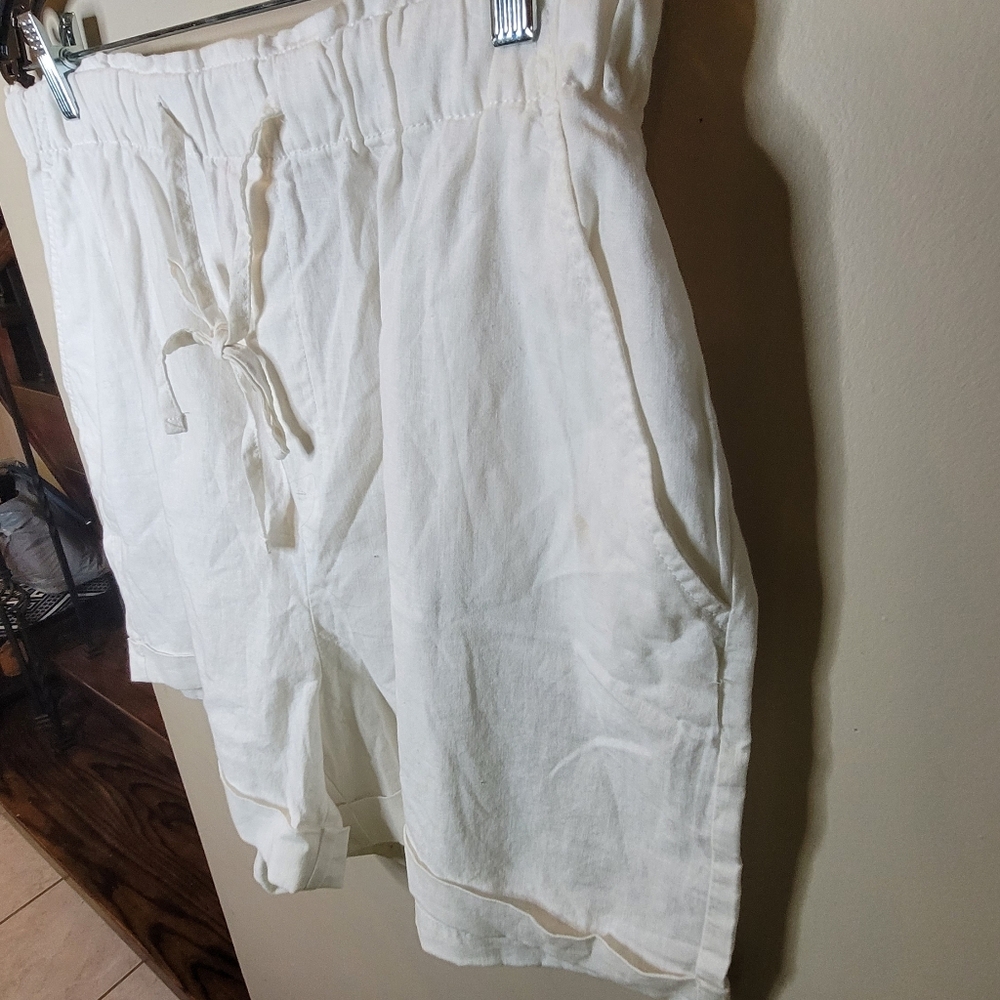 Joe Fresh White Ladies Shorts - Picture 2 of 7